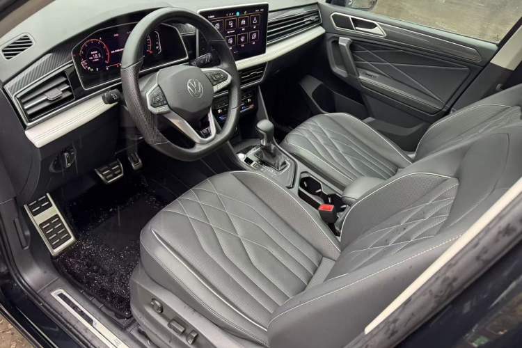 Used Volkswagen Tiguan L 2024 330TSI Automatic Two-Wheel Drive R-Line Enhanced Edition Interior 1