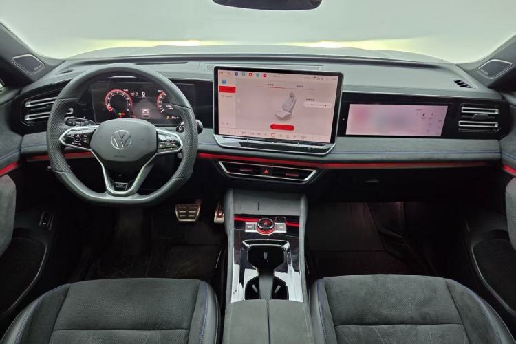 Used Volkswagen Tiguan L 2024 PRO 380TSI Four-Wheel Drive R-Line Prestige Edition Interior 1