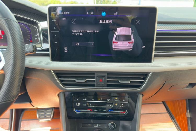 Used Volkswagen Tiguan L 2024 330TSI Automatic Two-Wheel Drive R-Line Enhanced Edition Interior 3