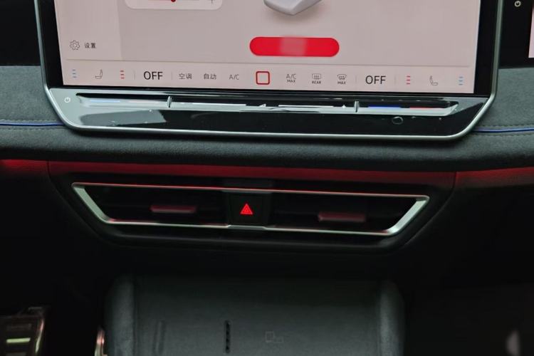 Used Volkswagen Tiguan L 2024 PRO 380TSI Four-Wheel Drive R-Line Prestige Edition Interior 4