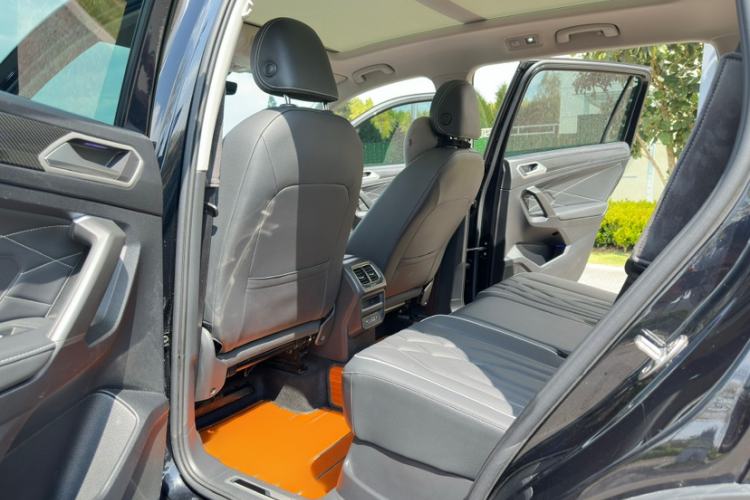 Used Volkswagen Tiguan L 2024 330TSI Automatic Two-Wheel Drive R-Line Enhanced Edition Interior 6