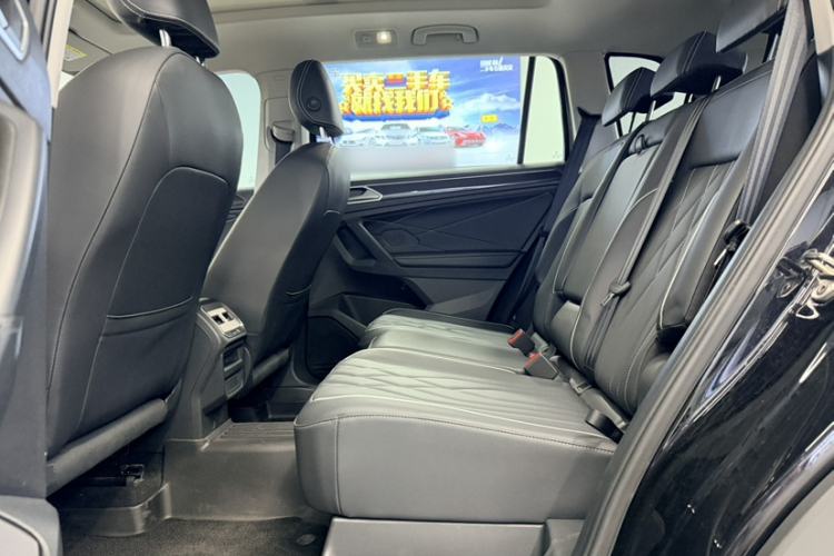 Used Volkswagen Tiguan L 2024 Outstanding Model 300TSI Automatic Two-Wheel Drive Longteng Edition Interior 7