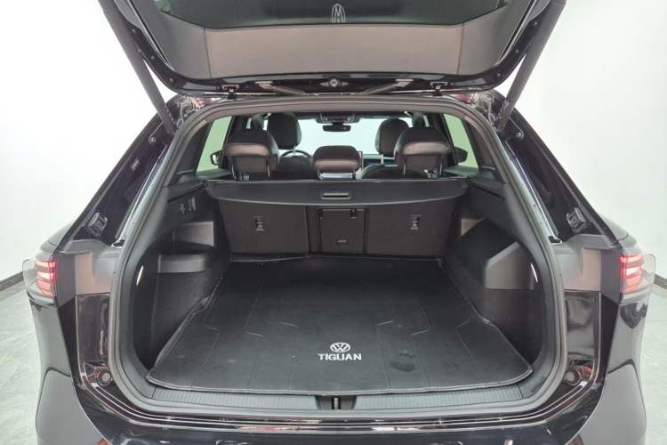 Used Volkswagen Tiguan L 2024 PRO 380TSI Four-Wheel Drive R-Line Prestige Edition Interior 7