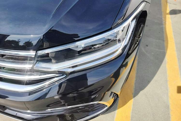 Used Volkswagen Tiguan L 2024 Outstanding Model 330TSI Automatic Two-Wheel Drive R-Line Dragon Glory Edition Left Front Headlight