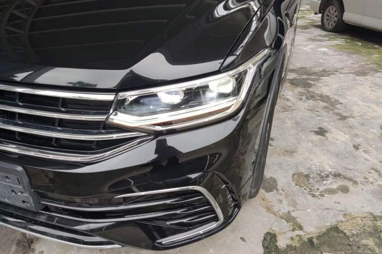 Used Volkswagen Tiguan L 2024 Outstanding Model 330TSI Automatic Two-Wheel Drive R-Line Dragon Glory Edition Left Front Headlight