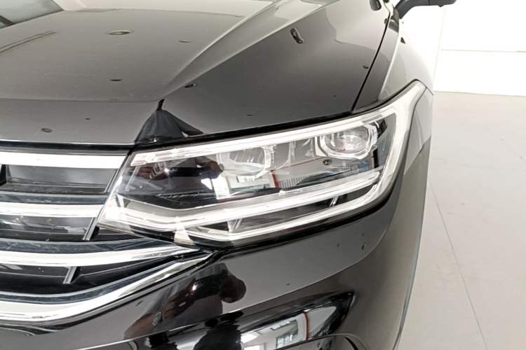 Used Volkswagen Tiguan L 2024 330TSI Automatic Two-Wheel Drive R-Line Enhanced Edition Left Front Headlight