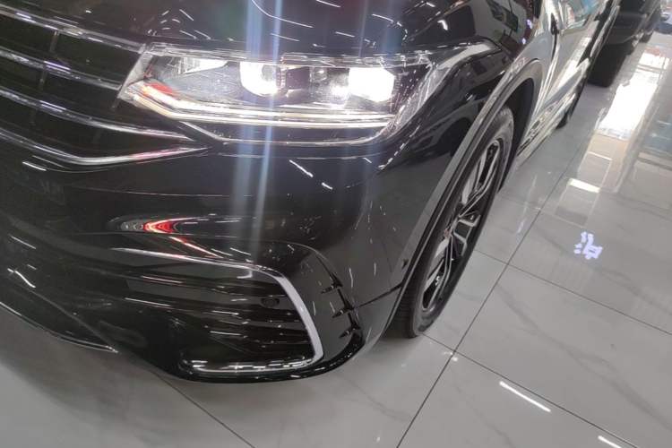 Used Volkswagen Tiguan L 2024 Outstanding Model 330TSI Automatic Two-Wheel Drive R-Line Dragon Glory Edition Left Front Headlight