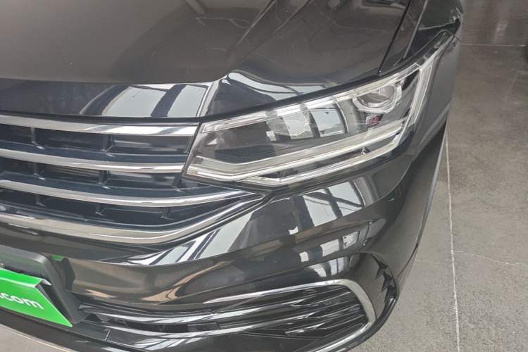 Used Volkswagen Tiguan L 2024 Outstanding Model 330TSI Automatic Two-Wheel Drive R-Line Dragon Glory Edition Left Front Headlight
