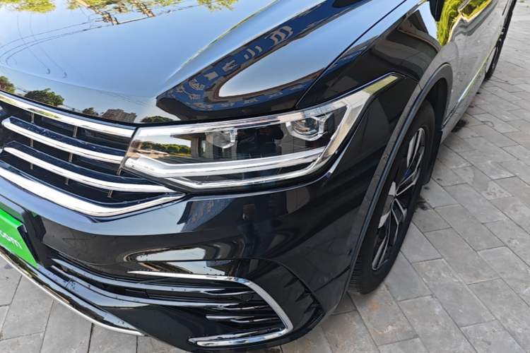 Used Volkswagen Tiguan L 2024 Outstanding Model 330TSI Automatic Two-Wheel Drive R-Line Dragon Glory Edition Left Front Headlight