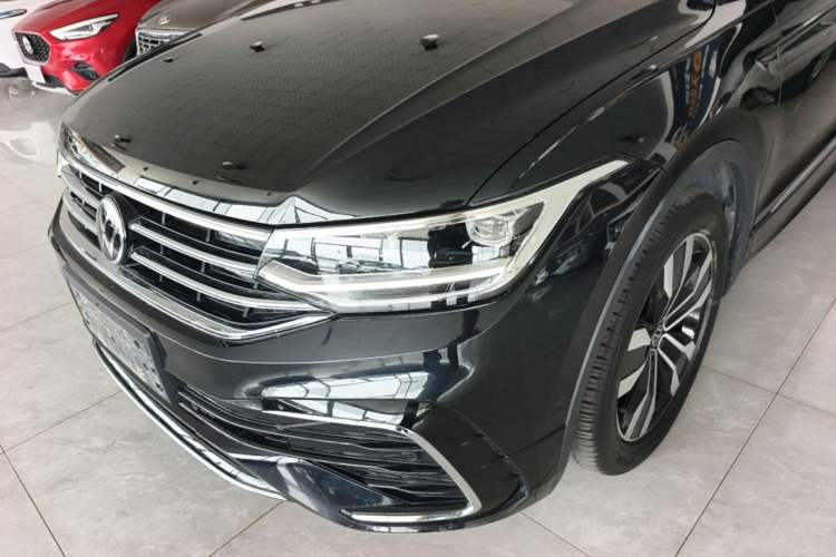 Used Volkswagen Tiguan L 2024 Outstanding Model 330TSI Automatic Two-Wheel Drive R-Line Dragon Glory Edition Left Front Headlight