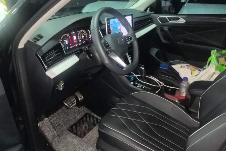Used Volkswagen Tiguan L 2024 Outstanding Model 330TSI Automatic Two-Wheel Drive R-Line Dragon Glory Edition Left Front Seat