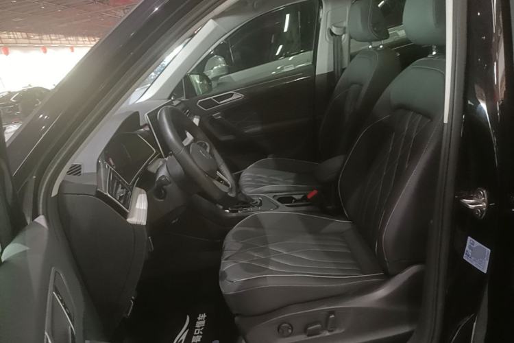 Used Volkswagen Tiguan L 2024 330TSI Automatic Two-Wheel Drive R-Line Enhanced Edition Left Front Seat