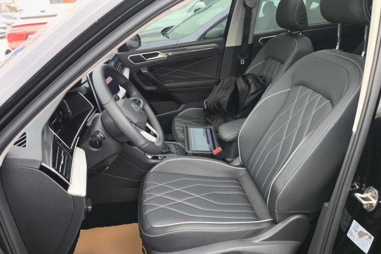 Used Volkswagen Tiguan L 2024 Outstanding Model 330TSI Automatic Two-Wheel Drive R-Line Dragon Glory Edition Left Front Seat