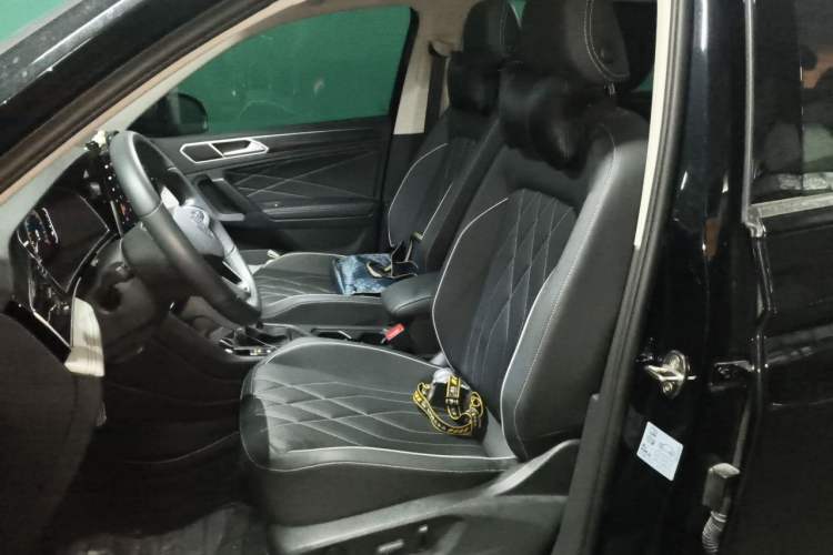 Used Volkswagen Tiguan L 2024 Outstanding Model 300TSI Automatic Two-Wheel Drive Longteng Edition Left Front Seat