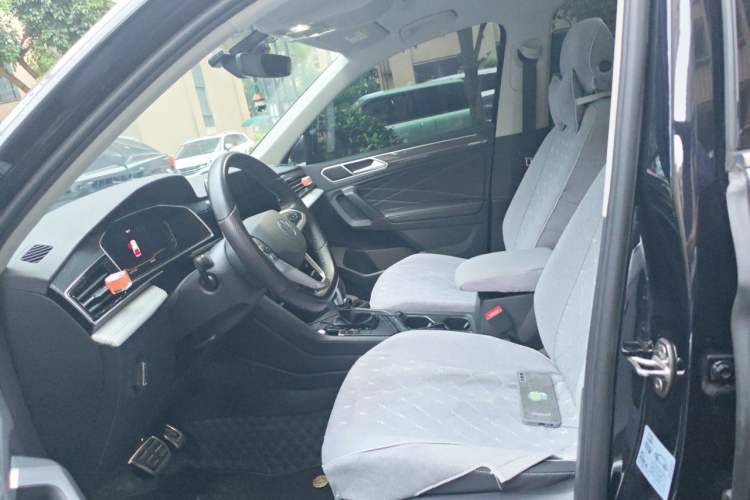 Used Volkswagen Tiguan L 2024 330TSI Automatic Two-Wheel Drive R-Line Enhanced Edition Left Front Seat