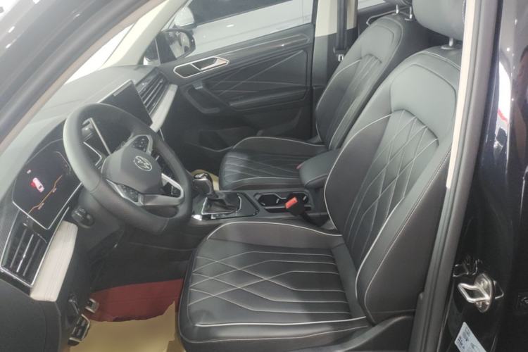 Used Volkswagen Tiguan L 2024 Outstanding Model 330TSI Automatic Two-Wheel Drive R-Line Dragon Glory Edition Left Front Seat