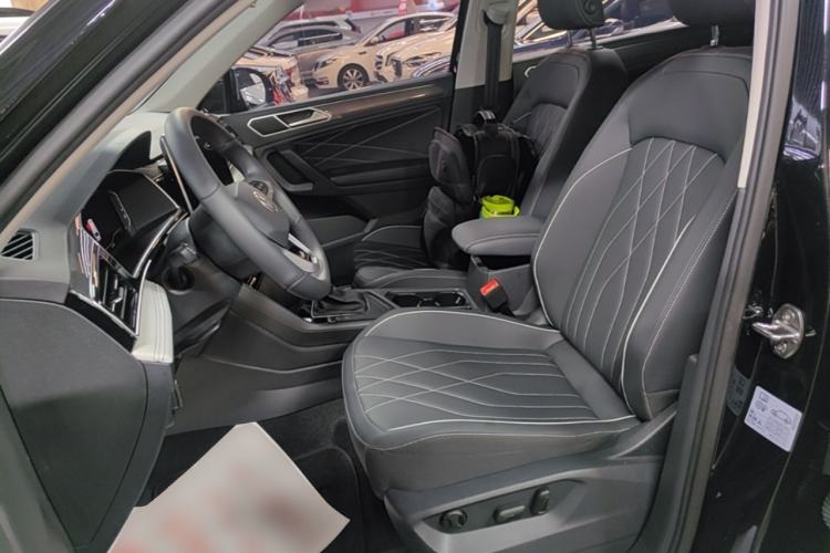 Used Volkswagen Tiguan L 2024 330TSI Automatic Two-Wheel Drive R-Line Enhanced Edition Left Front Seat