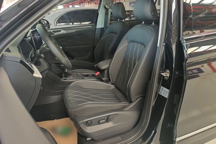 Used Volkswagen Tiguan L 2024 Outstanding Model 330TSI Automatic Two-Wheel Drive R-Line Dragon Glory Edition Left Front Seat
