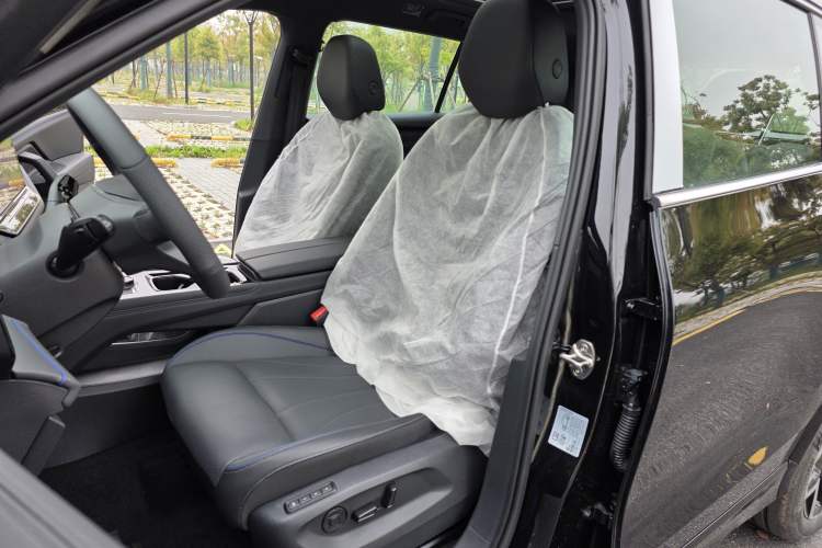 Used Volkswagen Tiguan L 2024 PRO 330TSI Two-Wheel Drive R-Line Smart Edition Left Front Seat