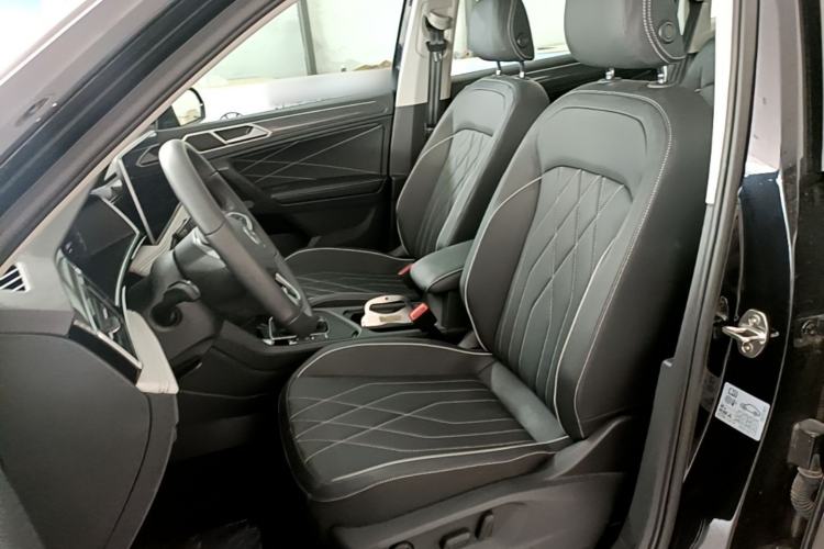 Used Volkswagen Tiguan L 2024 330TSI Automatic Two-Wheel Drive R-Line Enhanced Edition Left Front Seat