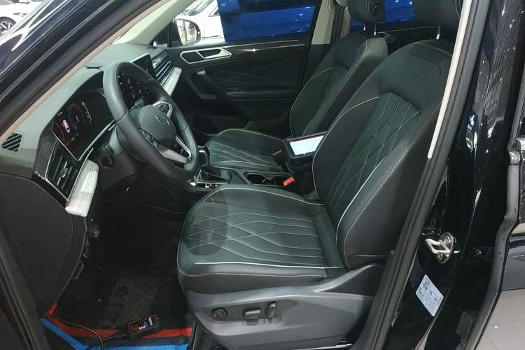 Used Volkswagen Tiguan L 2024 330TSI Automatic Two-Wheel Drive R-Line Enhanced Edition Left Front Seat