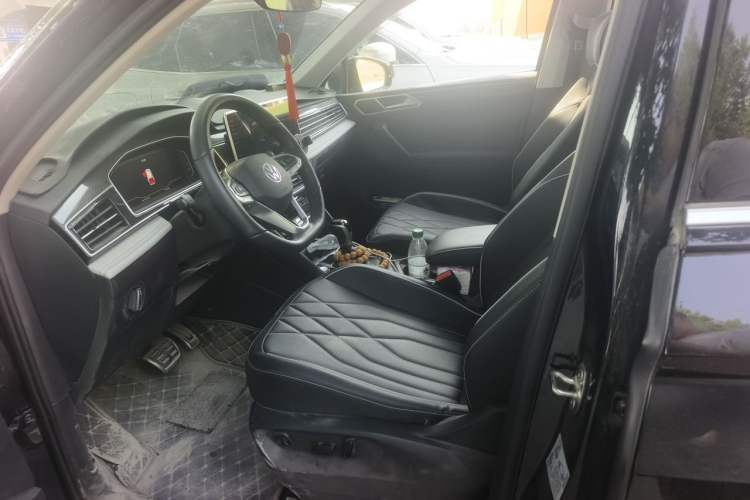 Used Volkswagen Tiguan L 2024 Outstanding Model 330TSI Automatic Two-Wheel Drive R-Line Dragon Glory Edition Left Front Seat