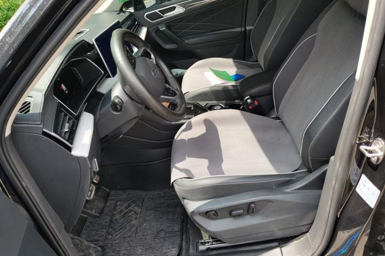 Used Volkswagen Tiguan L 2024 330TSI Automatic Two-Wheel Drive R-Line Enhanced Edition Left Front Seat