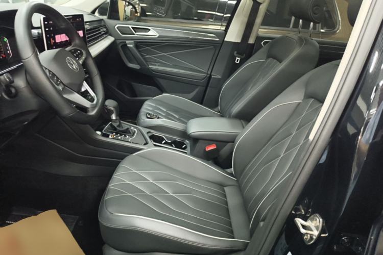 Used Volkswagen Tiguan L 2024 330TSI Automatic Two-Wheel Drive R-Line Enhanced Edition Left Front Seat