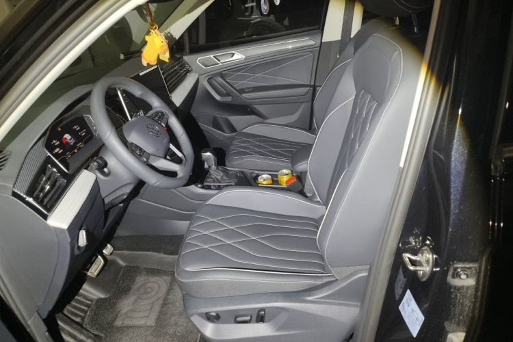 Used Volkswagen Tiguan L 2024 Outstanding Model 330TSI Automatic Two-Wheel Drive R-Line Dragon Glory Edition Left Front Seat