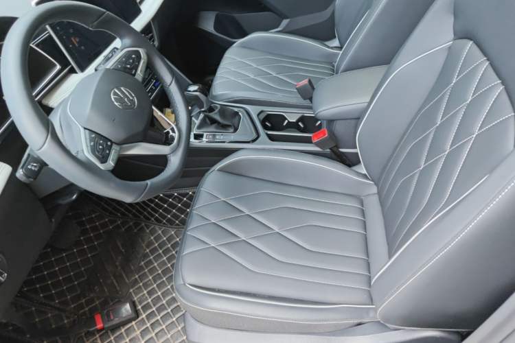 Used Volkswagen Tiguan L 2024 300TSI Automatic Two-Wheel Drive Smart Edition Left Front Seat
