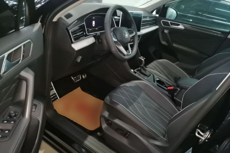 Used Volkswagen Tiguan L 2024 Outstanding Model 330TSI Automatic Two-Wheel Drive R-Line Dragon Glory Edition Left Front Seat