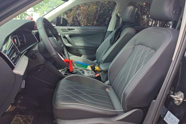 Used Volkswagen Tiguan L 2024 Outstanding Model 330TSI Automatic Two-Wheel Drive R-Line Dragon Glory Edition Left Front Seat