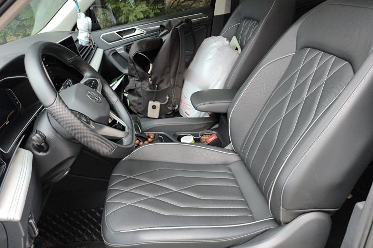 Used Volkswagen Tiguan L 2024 330TSI Automatic Two-Wheel Drive R-Line Enhanced Edition Left Front Seat