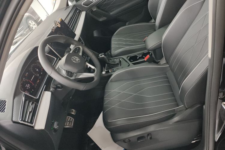 Used Volkswagen Tiguan L 2024 330TSI Automatic Two-Wheel Drive R-Line Enhanced Edition Left Front Seat