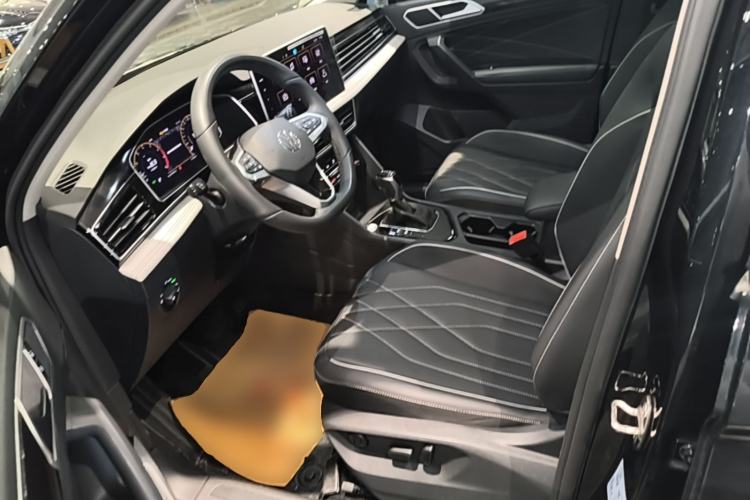 Used Volkswagen Tiguan L 2024 Outstanding Model 300TSI Automatic Two-Wheel Drive Longteng Edition Left Front Seat