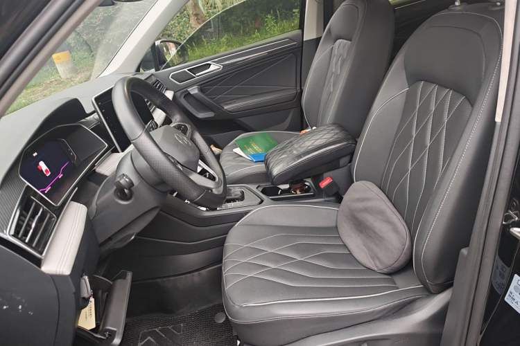Used Volkswagen Tiguan L 2024 330TSI Automatic Two-Wheel Drive R-Line Enhanced Edition Left Front Seat