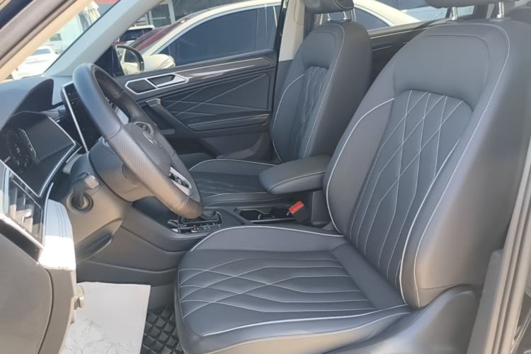 Used Volkswagen Tiguan L 2024 330TSI Automatic Two-Wheel Drive R-Line Enhanced Edition Left Front Seat