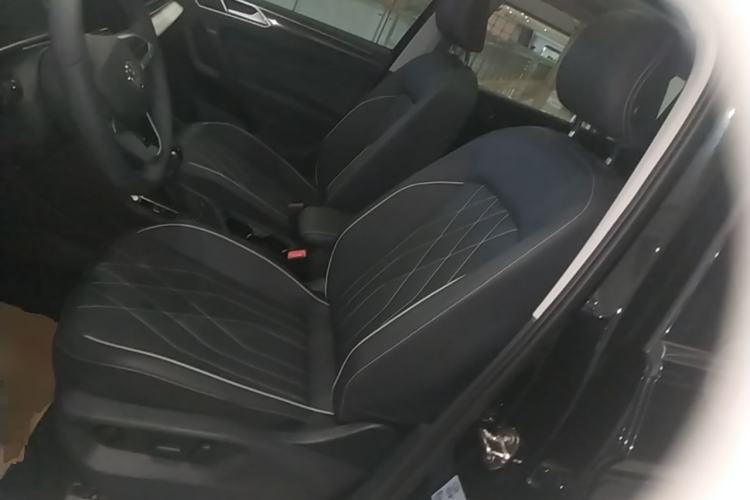 Used Volkswagen Tiguan L 2024 Outstanding Model 300TSI Automatic Two-Wheel Drive Longteng Edition Left Front Seat
