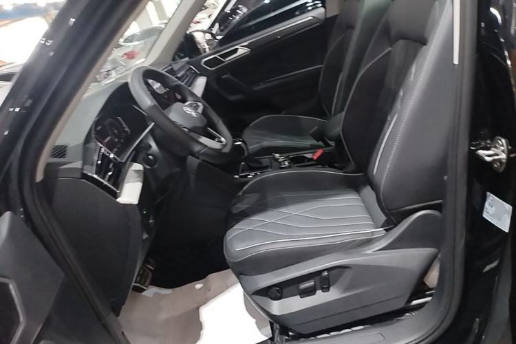 Used Volkswagen Tiguan L 2024 Outstanding Model 330TSI Automatic Two-Wheel Drive R-Line Dragon Glory Edition Left Front Seat