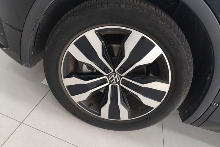 Used Volkswagen Tiguan L 2024 330TSI Automatic Two-Wheel Drive R-Line Enhanced Edition Left Front Wheel Hub