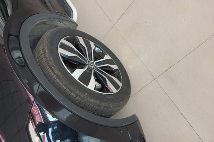 Used Volkswagen Tiguan L 2024 330TSI Automatic Two-Wheel Drive R-Line Enhanced Edition Left Front Wheel Hub