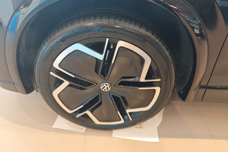 Used Volkswagen Tiguan L 2024 PRO 380TSI Four-Wheel Drive R-Line Prestige Edition Left Front Wheel Hub