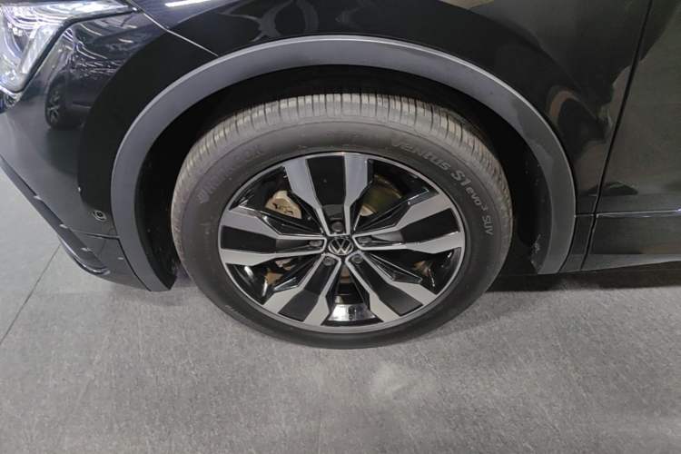 Used Volkswagen Tiguan L 2024 330TSI Automatic Two-Wheel Drive R-Line Enhanced Edition Left Front Wheel Hub