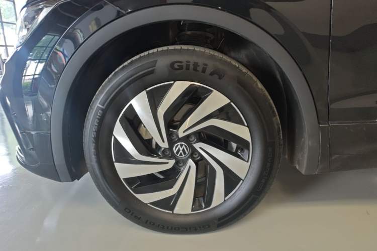 Used Volkswagen Tiguan L 2024 Outstanding Model 330TSI Automatic Two-Wheel Drive R-Line Dragon Glory Edition Left Front Wheel Hub