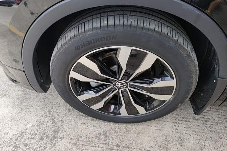 Used Volkswagen Tiguan L 2024 Outstanding Model 330TSI Automatic Two-Wheel Drive R-Line Dragon Glory Edition Left Front Wheel Hub