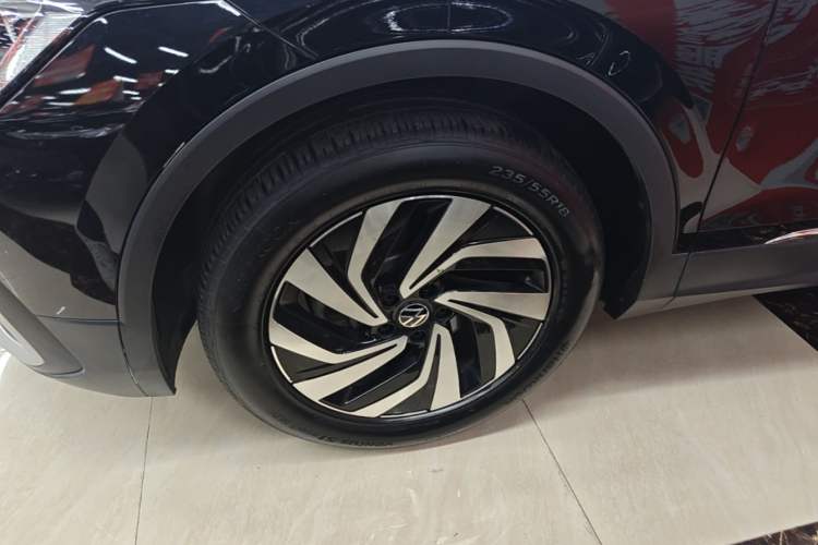 Used Volkswagen Tiguan L 2024 300TSI Automatic Two-Wheel Drive Smart Edition Left Front Wheel Hub