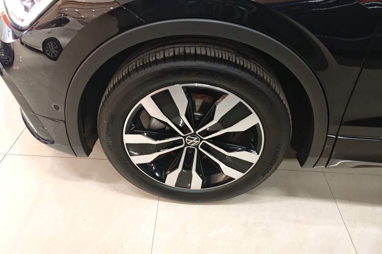 Used Volkswagen Tiguan L 2024 330TSI Automatic Two-Wheel Drive R-Line Enhanced Edition Left Front Wheel Hub