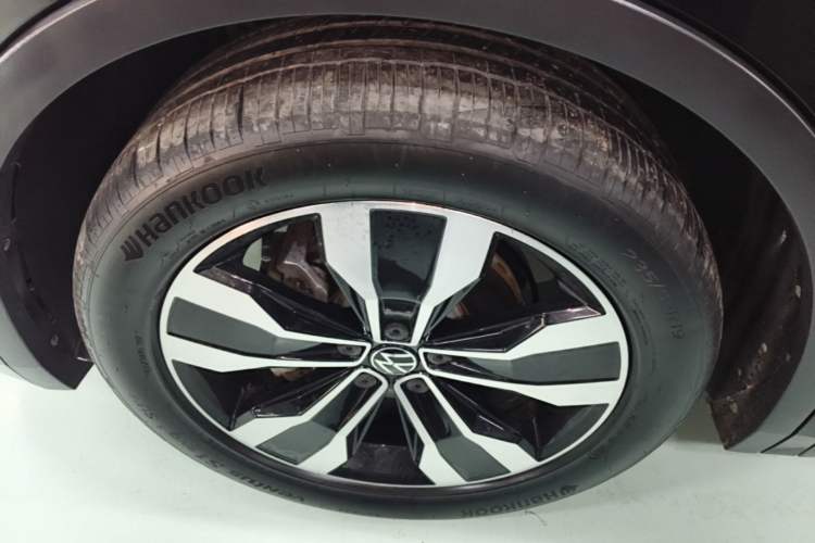 Used Volkswagen Tiguan L 2024 330TSI Automatic Two-Wheel Drive R-Line Enhanced Edition Left Front Wheel Hub