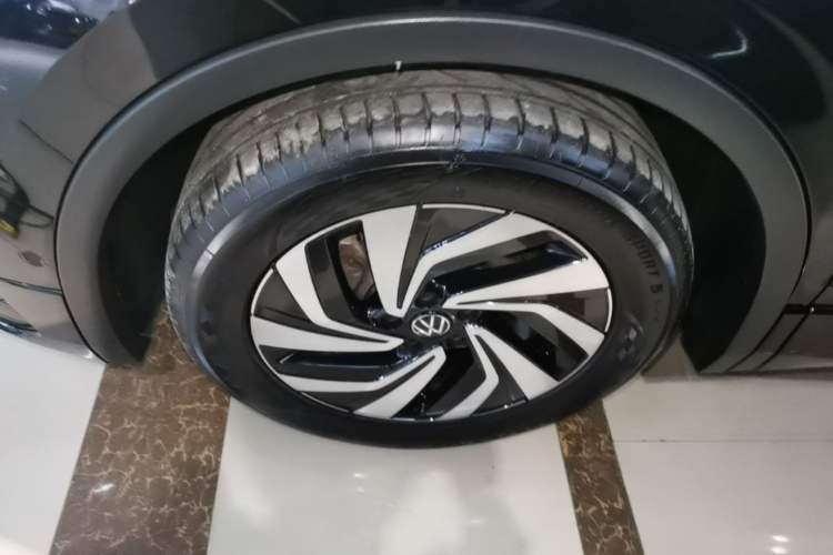 Used Volkswagen Tiguan L 2024 Outstanding Model 330TSI Automatic Two-Wheel Drive R-Line Dragon Glory Edition Left Front Wheel Hub