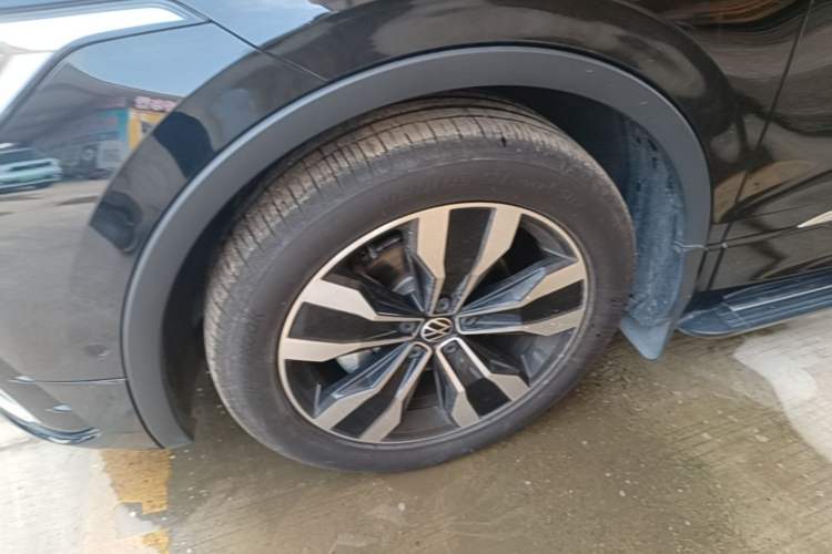 Used Volkswagen Tiguan L 2024 330TSI Automatic Two-Wheel Drive R-Line Enhanced Edition Left Front Wheel Hub